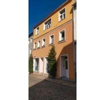 Haus mit 2 Wohnungen und Geschäft zu vermieten - Burgstädt