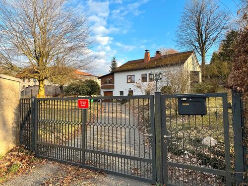 Foto - Gepflegtes Einfamilienhaus mit großem Grundstück