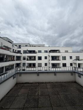 Foto - 3-Zimmerwohnung mit zwei Balkonen, zwei Bädern und Einbauküche (EBK)