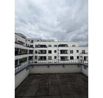 3-Zimmerwohnung mit zwei Balkonen, zwei Bädern und Einbauküche (EBK) - Berlin Treptow-Köpenick