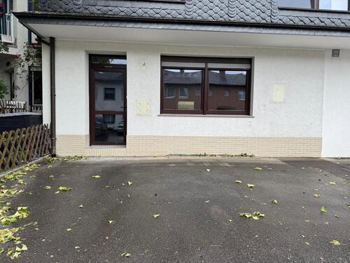 Foto - Moderne Praxisfläche mit vielseitigen Nutzungsmöglichkeiten inkl. 2 Stellplätze + Außenbereich