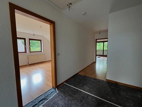 Foto - Top 2-Zi-Whg. mit Einbauküche, Balkon, Gäste WC (Altwarmb.Ishg.)