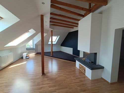 Foto - Traumhafte 3-Zimmer DG-Wohnung Balkon, Kamin & Klimaanlage