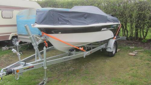 Foto - Abstellplatz Stellplatz Wohnwagen Boot Anhänger