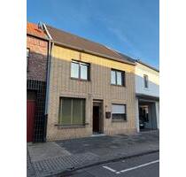 Einfaches Wohn und Geschäftshaus in Hückelhoven Brachelen