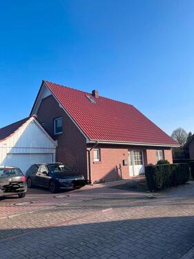 Foto - Einfamilienhaus in Siedlungslage Westerstede-Halsbek