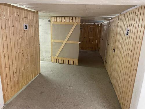 Foto - Lagerfläche Lagerraum Lagerbox Halle Lager Archiv Selfstorage