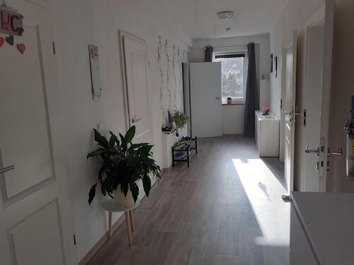 Foto - Geräumige Dreiraumwohnung mit Terrasse und Garage