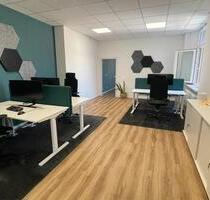 Arbeitsplätze in modernem Büro mitten in der Bonner Innenstadt