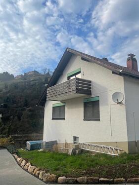 Foto - Helle 3,5-Zimmer Erdgeschosswohnung mit Balkon u. Garten