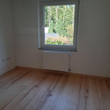 Foto - 2-Zimmer Wohung - frisch saniert mit eigenem Eingang und Stellpla