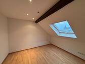 Foto - Dachgeschoßwohnung in Homburg zur Miete