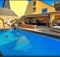 Haus mit mediterranem Flair, großer Terrasse und Außenpool - Germersheim