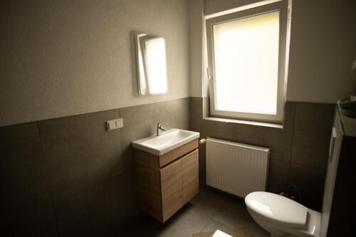 Foto - Helle 2-Zimmer-EG-WOHNUNG– Komplett saniert mit Balkon & PV