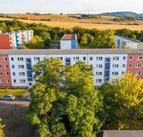 Helle 3-Raum-Wohnung mit Bakon - 332,00 EUR Kaltmiete, in Saalfeld (Saale) (PLZ: 07318)