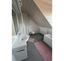 Pfreimd 107 m2 Wohnung im 1.OG mit Balkon, Keller, Garage,