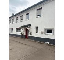 2 Familien Haus mit Verkaufshalle Wohnfläche 240qm Halle 85qm - Dillingen an der Donau