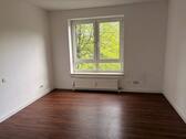 Foto - Großzügige 2-Zimmer-Wohnung mit Loggia in zentraler Lage