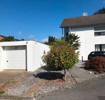 Doppelhaushälfte mit Garten, Garage, 4 Stellplätze, eingeb. Küche - Mönchengladbach Süd