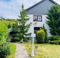 Traumhaftes, familienfreundliches und großes 10-Zimmer-Haus - Schwanfeld