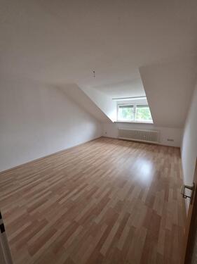 Foto - Griesheim, sonnige, ruhige 3-Zimmer-Dachgeschoss-Wohnung