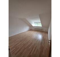 Griesheim, sonnige, ruhige 3-Zimmer-Dachgeschoss-Wohnung