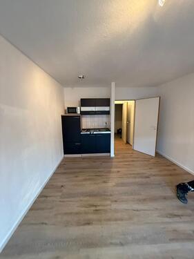 Foto - Frisch Renovierte sonnige 1 Zimmer Wohnung nahe CAU in ruhiger La