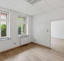 Helle Büro-Praxisfläche mit 3 Räumen in Berlin-Tegel