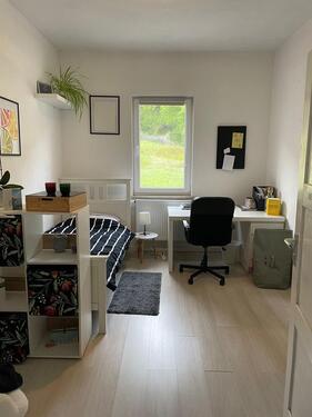 Foto - Helles WG-Zimmer - 330,00&nbsp;EUR Kaltmiete, ca.&nbsp; 12,00&nbsp;m&sup2;