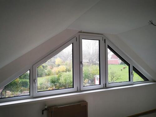 Foto - Erstbezug einer kern-renovierten Dachgeschosswohnung am Stadtrand