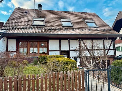 Foto - Modernisiertes Einfamilienhaus mit 7 Zimmern in 78087 Mönchweiler