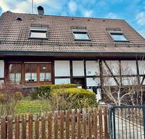 Modernisiertes Einfamilienhaus mit 7 Zimmern in 78087 Mönchweiler