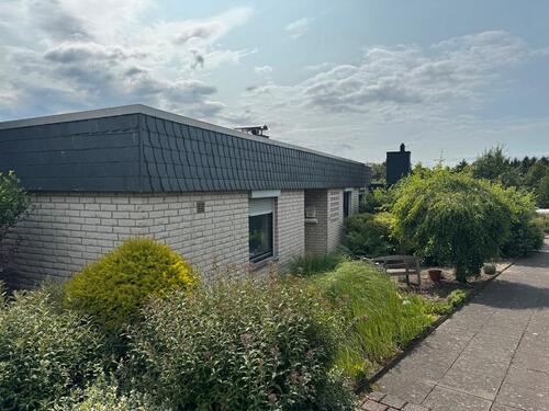 Foto - Bungalow, voll unterkellert, mit tollem Ausblick, idyllische Lage