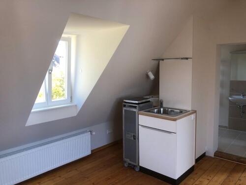 Foto - 1 Zimmer Dachgeschoßwohnung zur Miete in Geisenheim