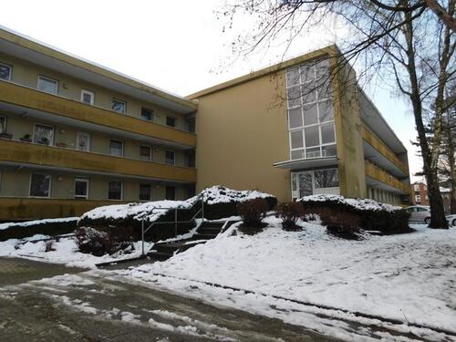 Foto - Im Erdgeschoss großzügige Wohnung mit drei Zimmern und Balkon!