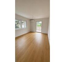 Moderne 3 -Zimmer-Wohnung (80 m2) Obergeschoss mit Balkon, EBK - Karlsdorf-Neuthard