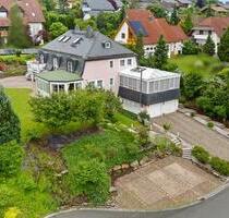 Luxuriöse Architektenvilla! 1561 m² Grundstück in ruhiger Lage - Stadtsteinach