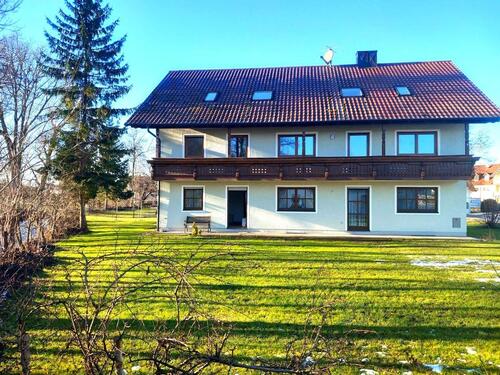 Foto - Attraktive 4-Zimmer-Wohnung mit großen Balkon und Nahwärmeversorgung in 85459 Berglern