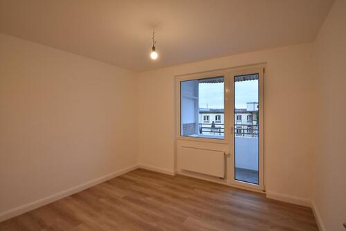 Foto - ERSTBEZUG nach Sanierung! Zentrale 2-Zi-Whg mit Balkon