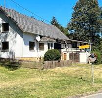 Bauernhaus mit Scheune und Nebengebäude - Ebensfeld