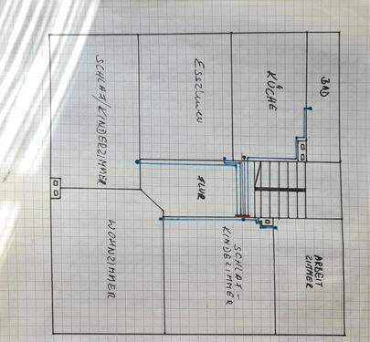 Foto - Frisch Sanierte Wohnung 1.O.G ca. 107 qm. Zu vermieten zentraler