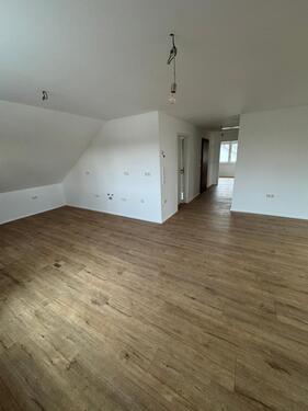 Foto - Schwebheim - Erstbezug - 3 Zimmer Dachgeschosswohnung