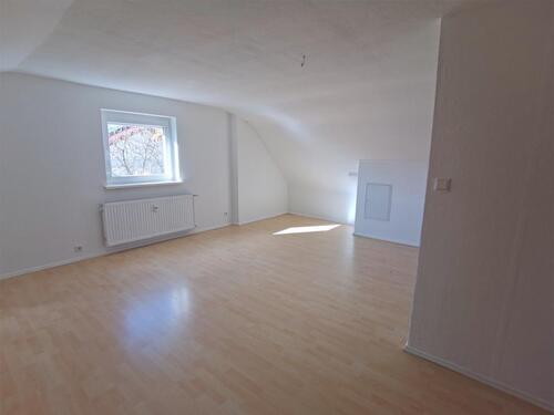 Foto - 5,5-Zimmer-Maisonette-Wohnung mit Stellplatz, Keller u. Terrasse