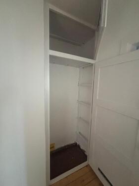 Foto - Helle 2-Zimmer-Wohnung mit Dachflair – ruhig wohnen in zentraler Lage