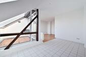 Foto - Besondere Dachgeschosswohnung in Chemnitz mit Balkon und toller, heller Küche zu vermieten