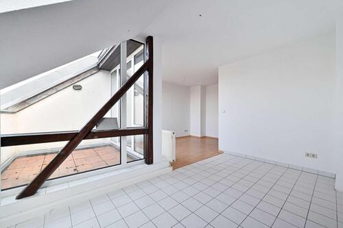 Foto - Besondere Dachgeschosswohnung in Chemnitz mit Balkon und toller, heller Küche zu vermieten