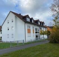 Helle 2 Zimmerwohnung mit Balkon und Einbauküche - Adelsdorf