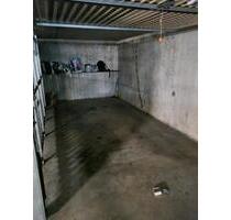 Geschlossene Garage mit Wandregal in Tiefgarage Singen - Singen (Hohentwiel)