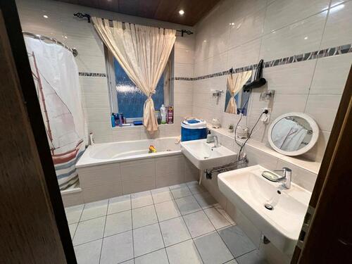 Foto - 4 Zimmer-Wohnung - 990,00&nbsp;EUR Kaltmiete, ca.&nbsp; 120,00&nbsp;m&sup2;