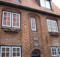 Nimm mich! Praktische 1,5-Zimmer-Single-Wohnung inmitten der Altstadt, sofort anmitbar! - Lübeck Innenstadt